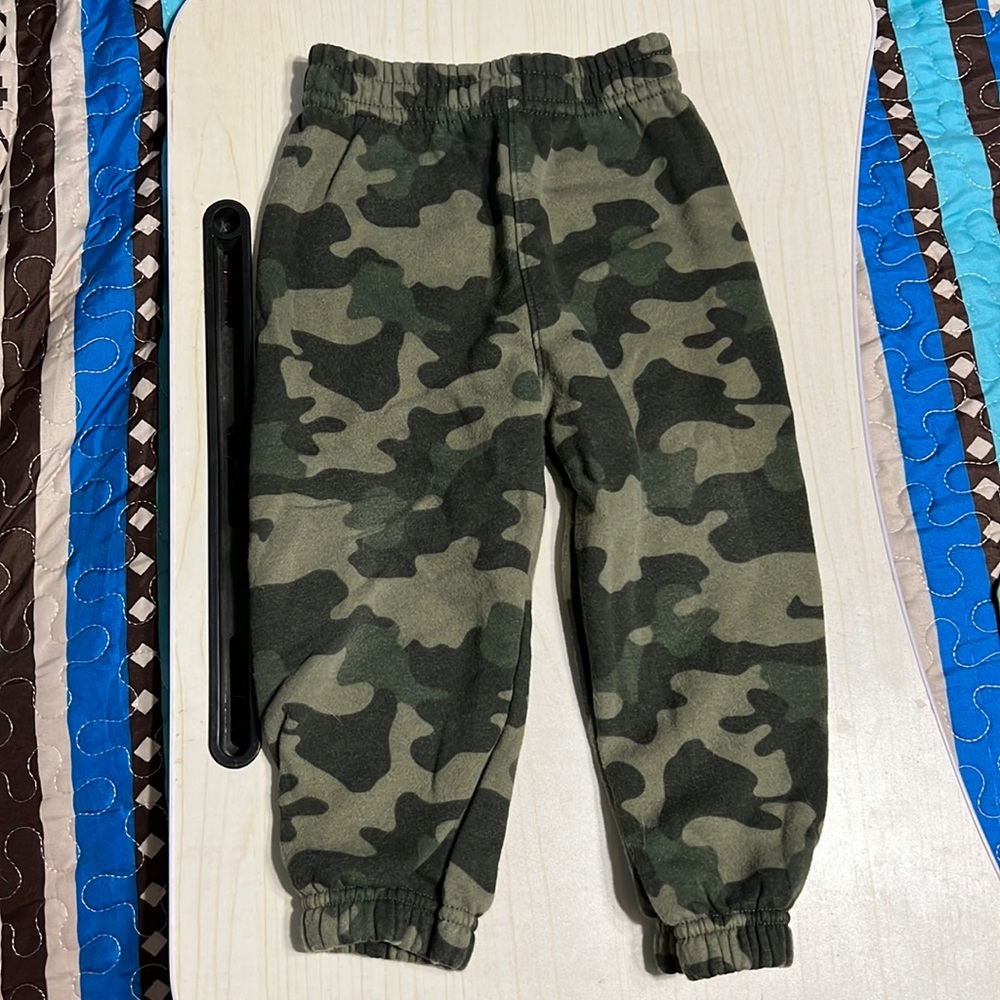 Garanimals 2t camo baby boy joggers,